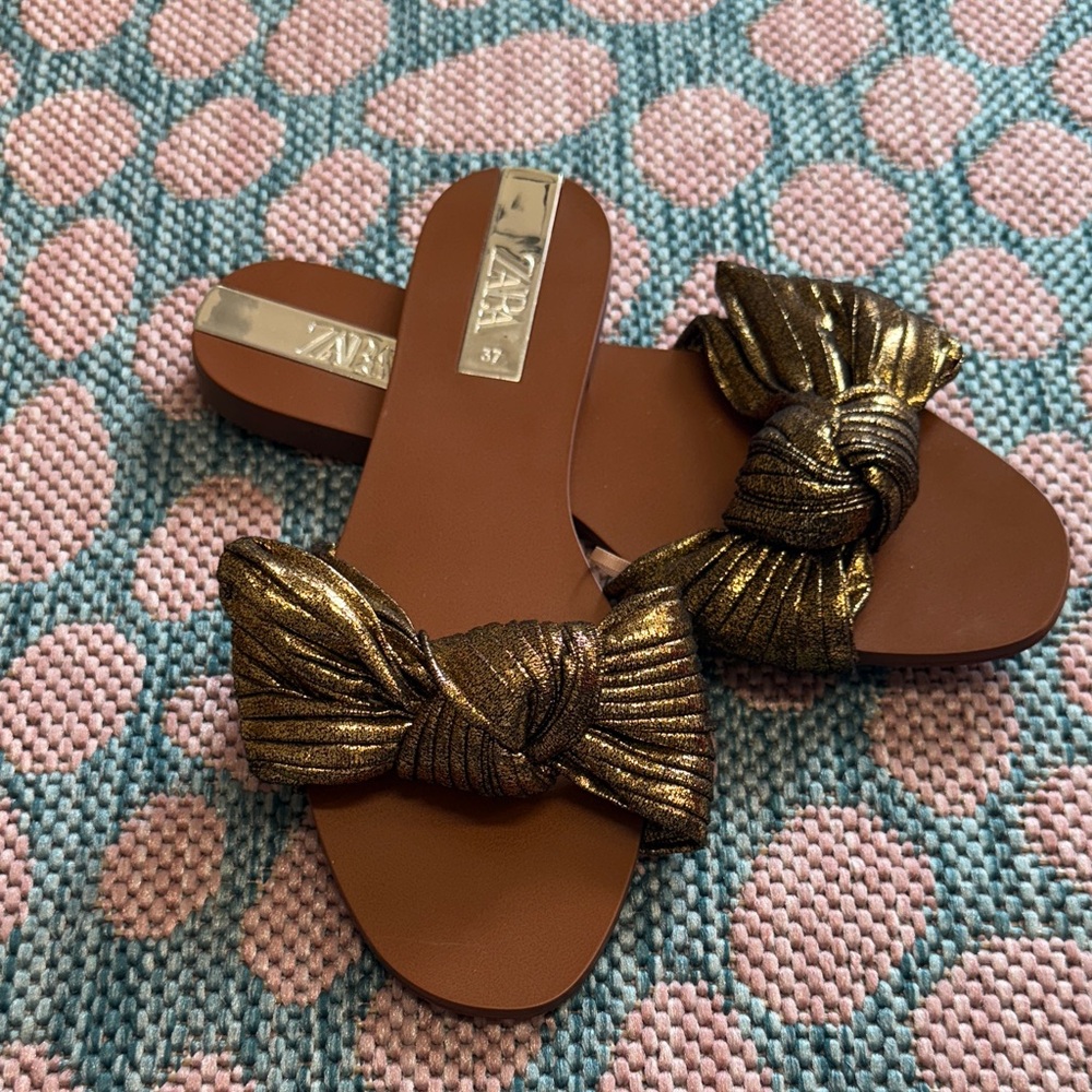 Zara Metallic Gold Bow Sandals